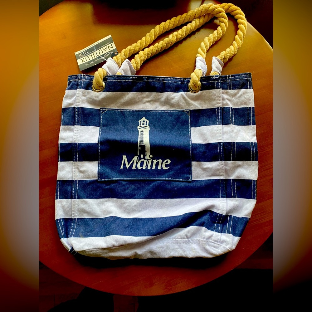 Nautilux Maine tote bag, with tags from brand “getagadget”